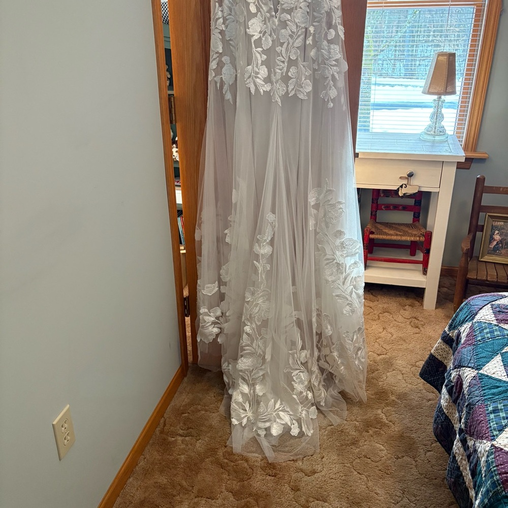 💙($1058) Melissa Sweet NWT wedding dress - Picture 12 of 12